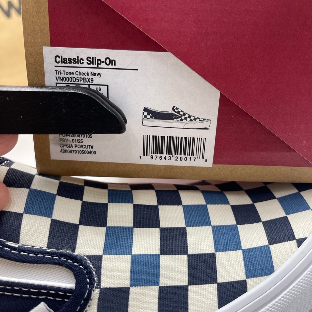 Vans WMNS Blue Checkerboard Classic Slip-On
Tri-Tone Check Navy
VN000D5PBX9 - Picture 11 of 16